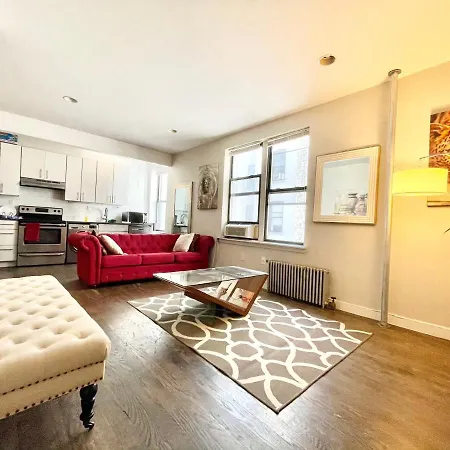 Beautiful Room In Newly Renovated Apt